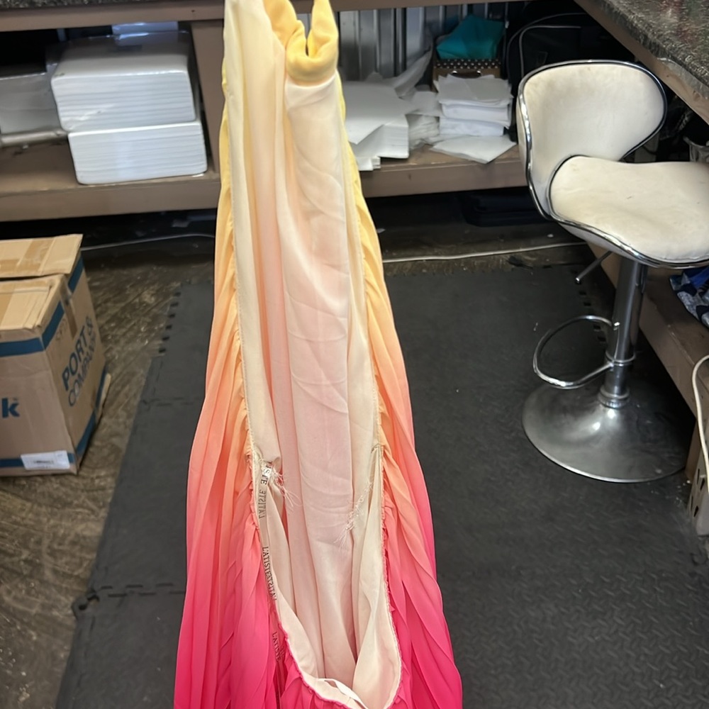 Vici Ombré Halter Maxi - Picture 4 of 4